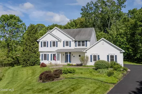 826 Creek Ct, Slingerlands, NY 12159