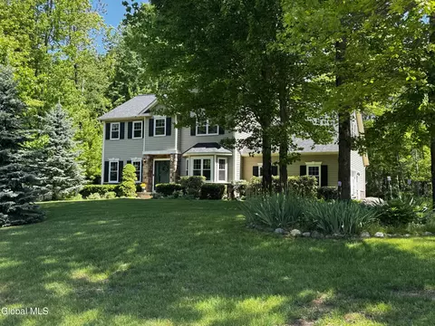 2 Sheffield Rd, Gansevoort, NY 12831