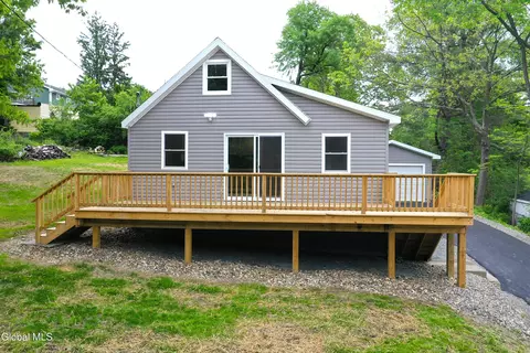 20 Franklin Ave, Wynantskill, NY 12198