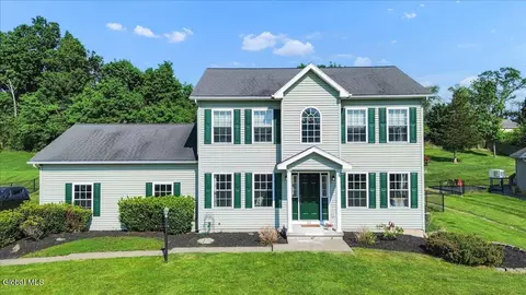 20 Laura Ln, Ravena, NY 12143