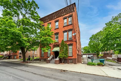 29 2nd St, Albany, NY 12210