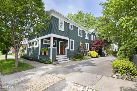24 Walnut St, Saratoga Springs, NY 12866