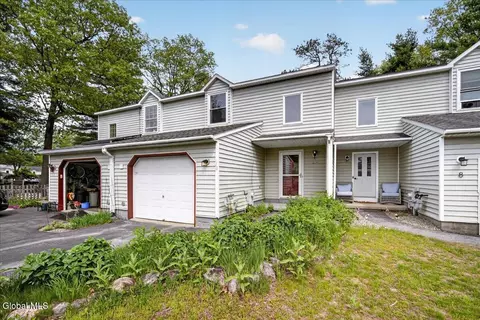 10 Deer Run Dr, Ballston Spa, NY 12020