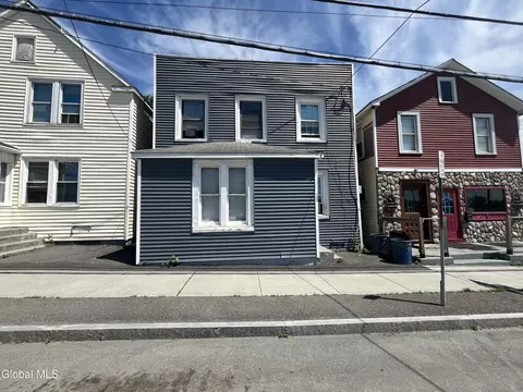 704 East St, Rensselaer, NY 12144