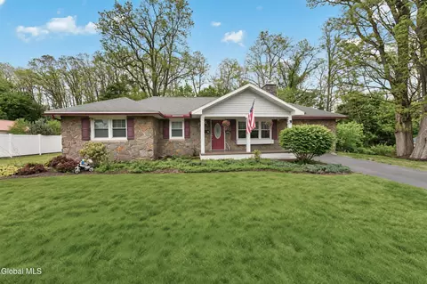 22 5th St, Scotia, NY 12302