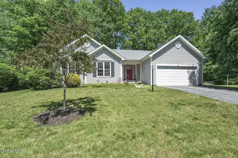 812 Al Constantino Dr, Rotterdam, NY 12306