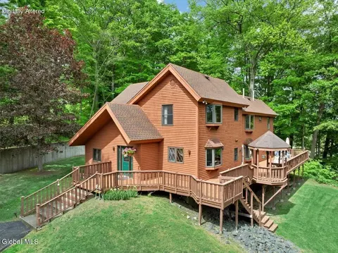 64 Ford Rd, Troy, NY 12180