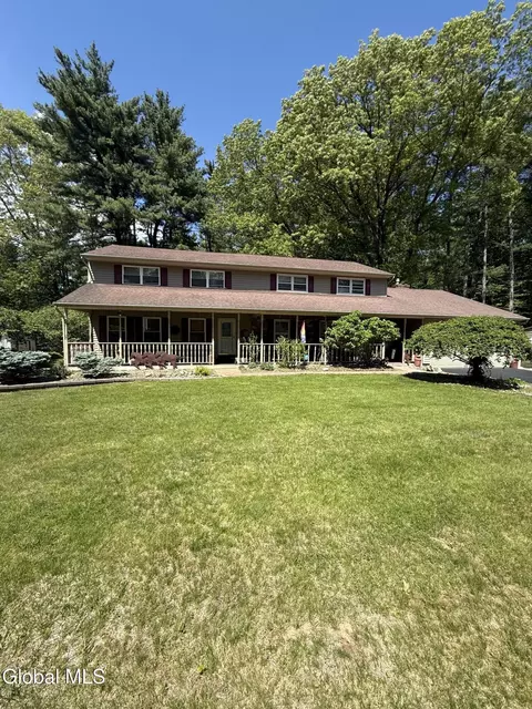 4 Pine Knoll Dr, Saratoga, NY 12866