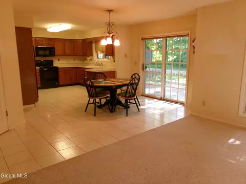 Dining - 15 Pinecrest Dr, Schenectady, NY 12309 photo 15 of 15