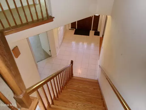 Entry Way - 15 Pinecrest Dr, Schenectady, NY 12309 photo 3 of 7