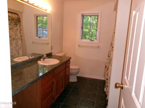 Bath - 15 Pinecrest Dr, Schenectady, NY 12309 photo 15 of 15