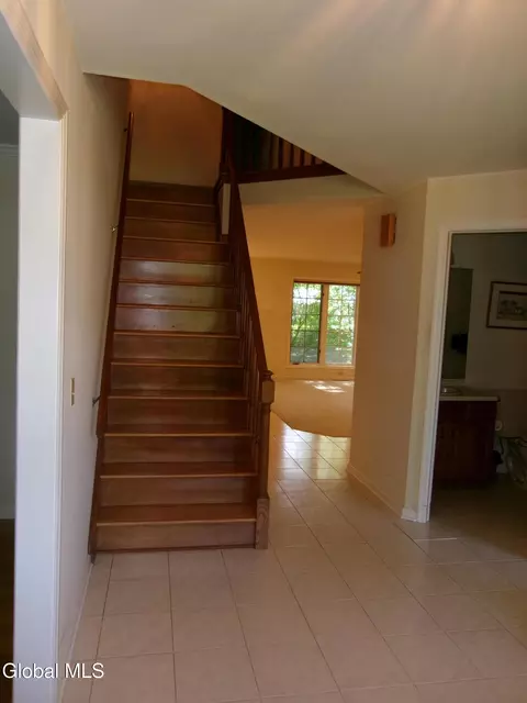 Entry Way - 15 Pinecrest Dr, Schenectady, NY 12309 photo 4 of 7