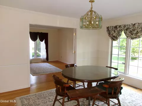 Dining - 15 Pinecrest Dr, Schenectady, NY 12309 photo 13 of 15