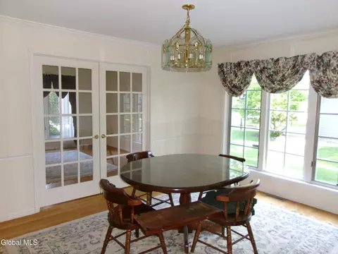 Dining - 15 Pinecrest Dr, Schenectady, NY 12309 photo 14 of 15