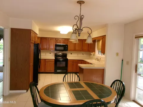Kitchen - 15 Pinecrest Dr, Schenectady, NY 12309 photo 1 of 8