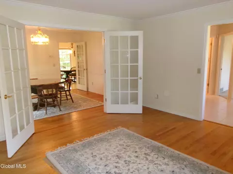 Dining - 15 Pinecrest Dr, Schenectady, NY 12309 photo 3 of 15