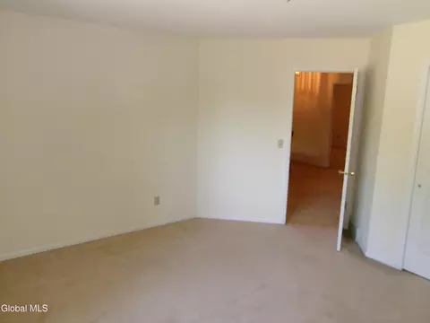 Bedroom - 15 Pinecrest Dr, Schenectady, NY 12309 photo 6 of 13