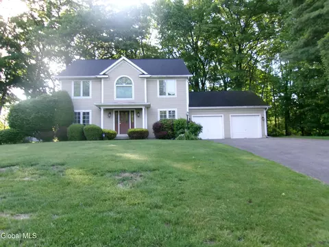 Exterior - 15 Pinecrest Dr, Schenectady, NY 12309 photo 4 of 11
