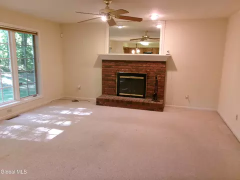 Living - 15 Pinecrest Dr, Schenectady, NY 12309 photo 5 of 12