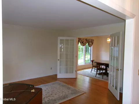 Dining - 15 Pinecrest Dr, Schenectady, NY 12309 photo 2 of 15