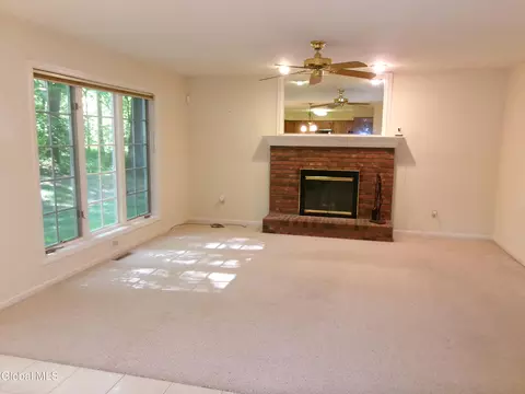 Living - 15 Pinecrest Dr, Schenectady, NY 12309 photo 4 of 12