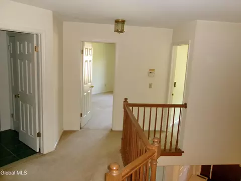 Entry Way - 15 Pinecrest Dr, Schenectady, NY 12309 photo 7 of 7