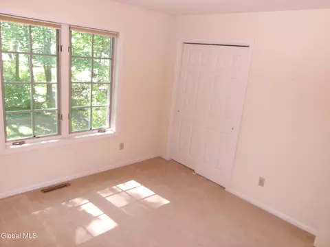 Bedroom - 15 Pinecrest Dr, Schenectady, NY 12309 photo 12 of 13