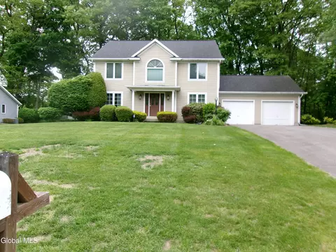Exterior - 15 Pinecrest Dr, Schenectady, NY 12309 photo 2 of 11