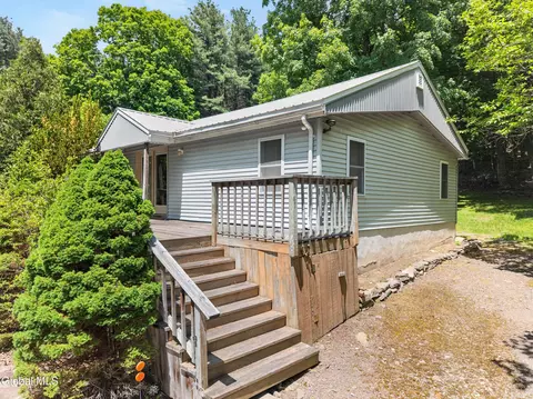 359 Siebert Rd, Medusa, NY 12120