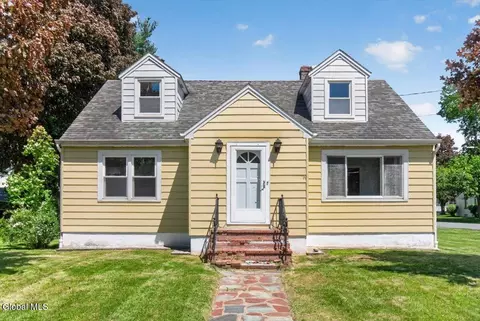 20 Washington Ave, Mechanicville, NY 12118