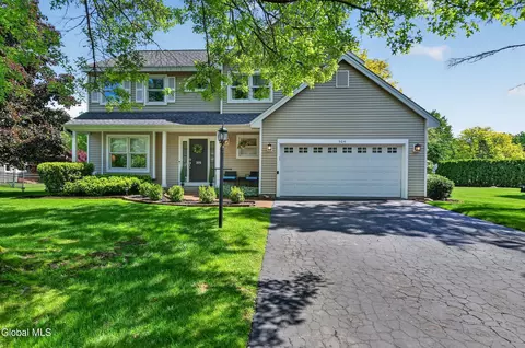 504 Nathaniel Dr, Schenectady, NY 12303