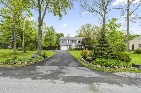 331 Butterfield Ave, Alplaus, NY 12008