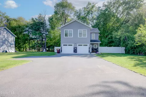 50 Werner Rd # B, Halfmoon, NY 12065