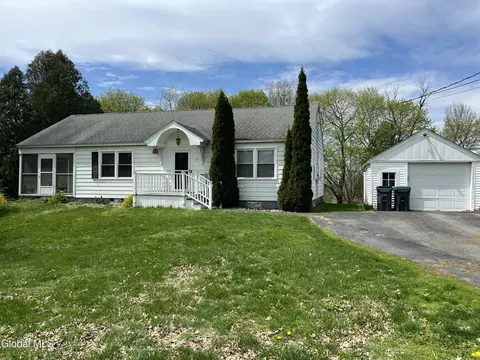 113 Valleyview Ave, Troy, NY 12182