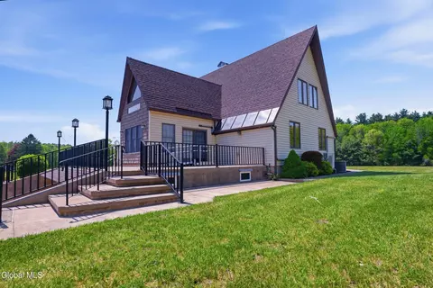 19 Polk Way, West Sand Lake, NY 12196