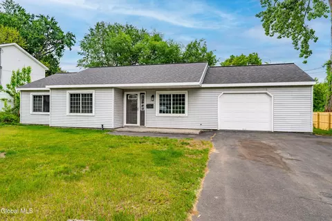 15 Barthol St, Colonie, NY 12205