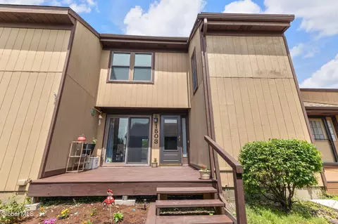 1503 Huntington Ct, East Greenbush, NY 12061