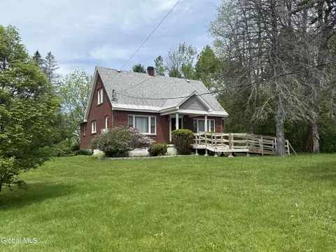 1388 Midline Rd, Amsterdam, NY 12010