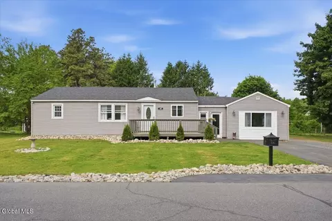 14 Mountain View Dr, South Glens Falls, NY 12803