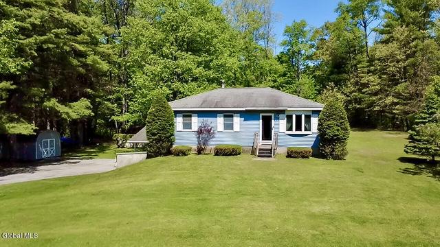 59 Daketown Rd, Greenfield Center, NY 12833