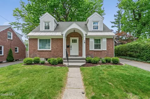 18 Oxford Rd, Albany, NY 12203