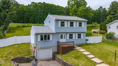 27 Severson Hill Rd, Voorheesville, NY 12186