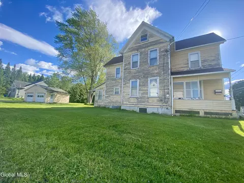 114 E Fourth Ave, Johnstown, NY 12095