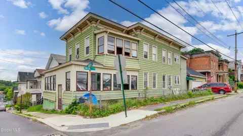 20 Garden St, Amsterdam, NY 12010