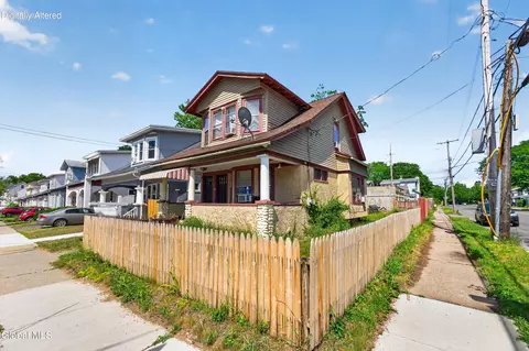 27 Mckinley St, Albany, NY 12206