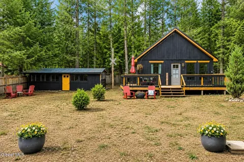 1517 Pine Rd, Lake Luzerne, NY 12846