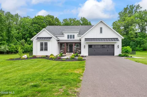 18 Bernie Loop, Troy, NY 12180