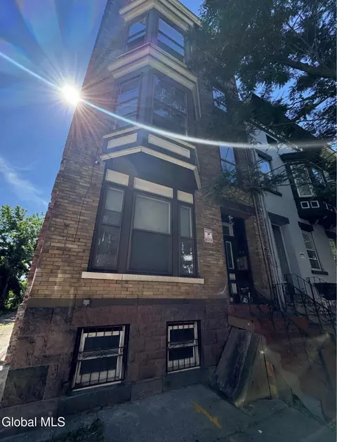 72 Grand St, Albany, NY 12202