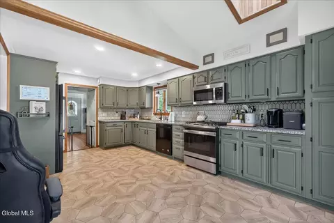 Kitchen - 1932 Tower Ave, Schenectady, NY 12304 photo 4 of 6