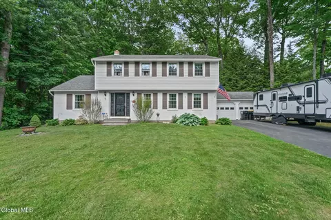 9 Parkwood Dr, Burnt Hills, NY 12027
